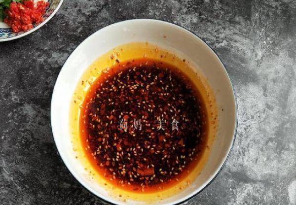 凉拌蕨根粉你爱吃吗？教你简单几步在家做，酸辣又爽口，超好吃