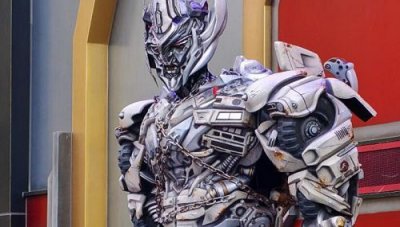 ​威震天里面有人吗(威震天里面有人控制吗)