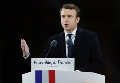 马克龙娶大 24 岁的布丽吉特为妻,带3娃7孙,现满脸皱纹仍被偏爱