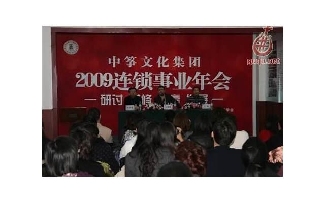 继父趁训斥的机会捏我的脸，摸我的手，这让我感到危险