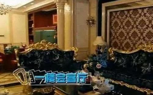 参观下曹云金的豪宅：装修豪华像个皇宫，里面还有间很大的宴会厅