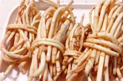 ​折耳根为什么会变黑，什么办法能让折耳根不变黄，变黑，我刚切好的折耳根(鱼腥